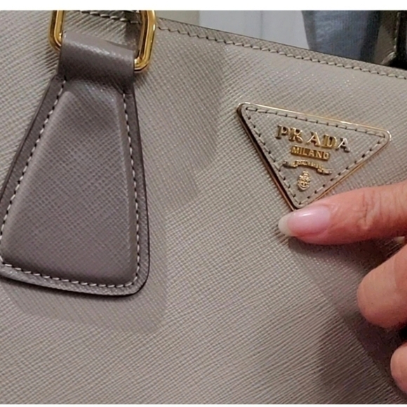 Authentic Prada Saffiano Lux Bicolour Tote Bag - Picture 4 of 13